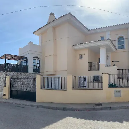 Beautiful Walking Distance To El Faro Villa *