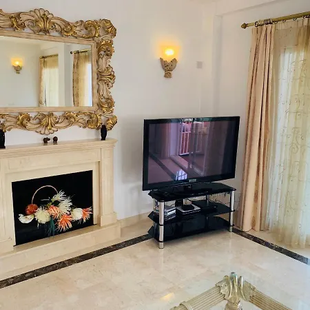 Beautiful Walking Distance To El Faro Villa